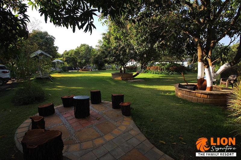 Lion Signature Family Resort Sasan Gir Buitenkant foto