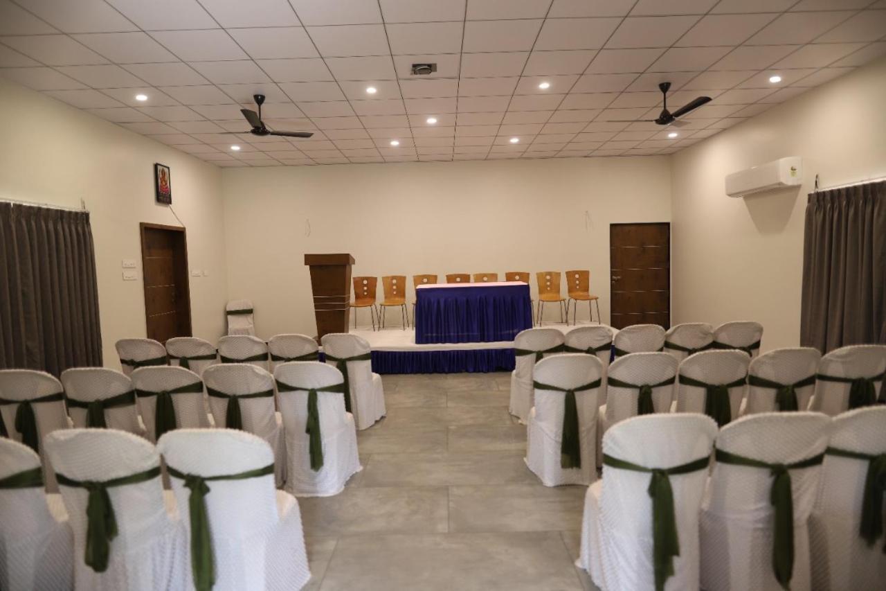 Lion Signature Family Resort Sasan Gir Buitenkant foto